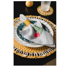 Hand embroidered linen napkins (Set of 4 Units)