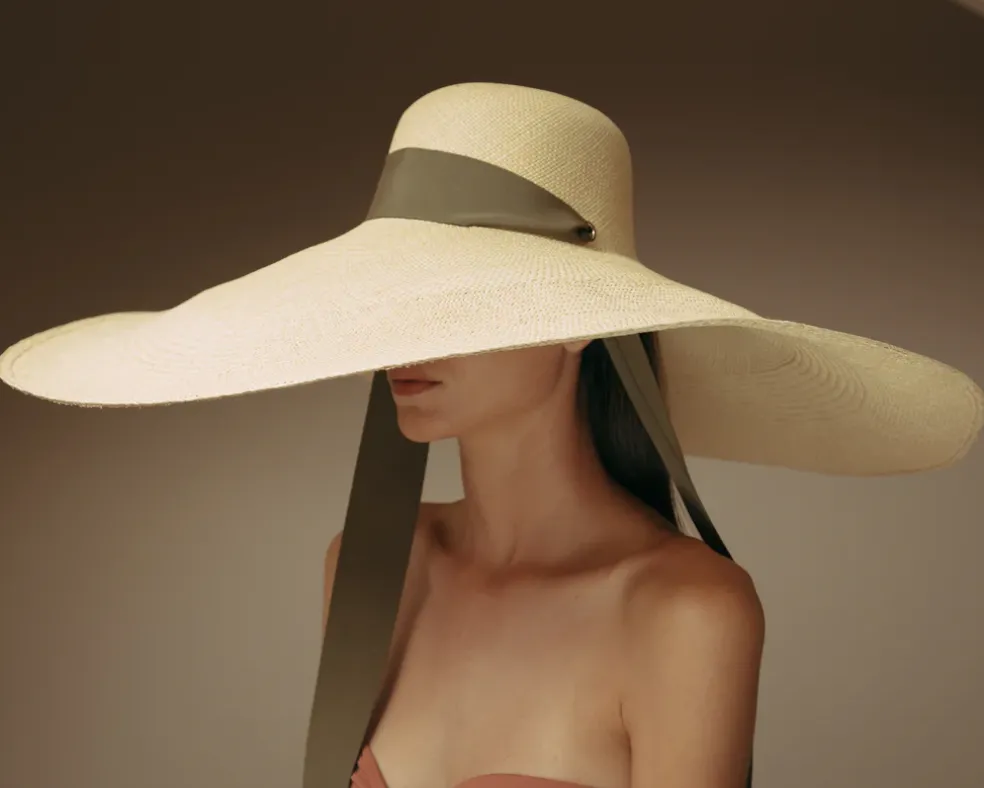 “Haute Beach” Lady Ibiza with Adjustable Ribbon