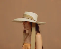 Long Brim Dumunt hat with adjustable ribbon