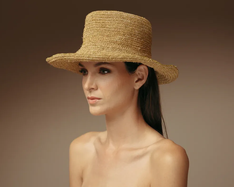Moldeable Crochet Hat With Wire Brim And Mettallic Thread