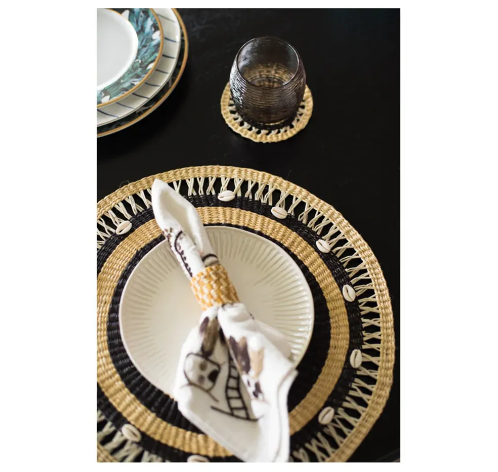 Seashells Embellished Round Placemat (Set of 2 Units)