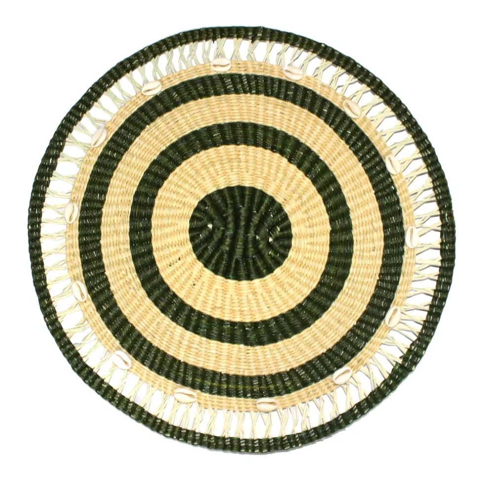 Seashells Embellished Round Placemat (Set of 2 Units)